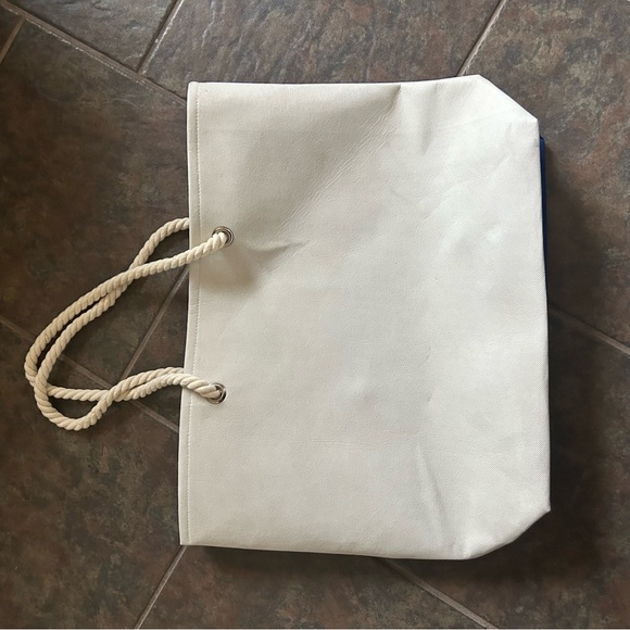 Beach or Pool Bag NWOT - Picture 3 of 4